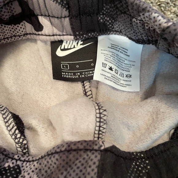 Boy Size Large Nike Lot One shorts and one pants - Picture 2 of 8